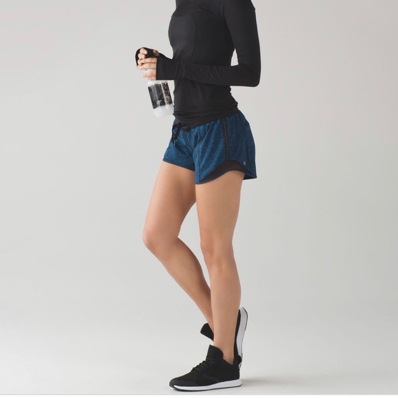 lululemon athletica Pants - Lululemon Hotty Hot Shorts 4”